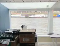 ক্রুজফেরি বিক্রির জন্য