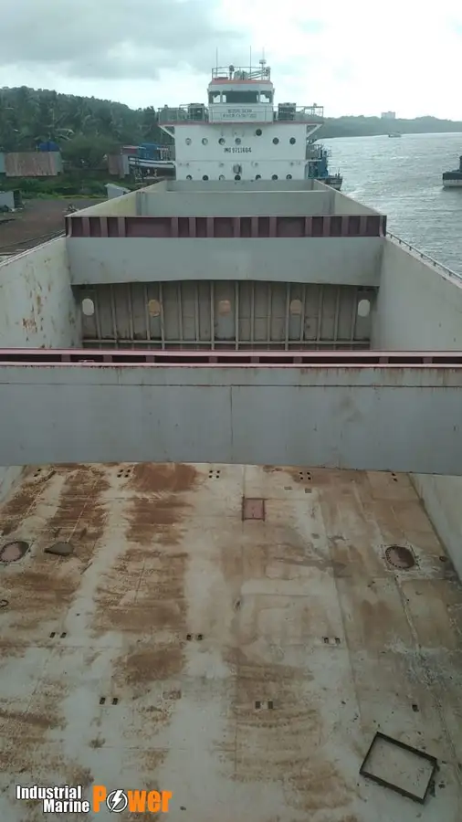 কন্টেইনার জাহাজ বিক্রির জন্য