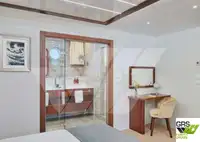 ক্রুজ জাহাজ বিক্রির জন্য