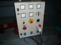 টহল নৌকা বিক্রির জন্য