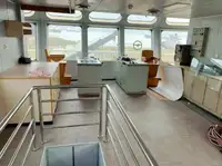 সরবরাহ জাহাজ বিক্রির জন্য