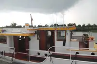 ক্রুজ জাহাজ বিক্রির জন্য