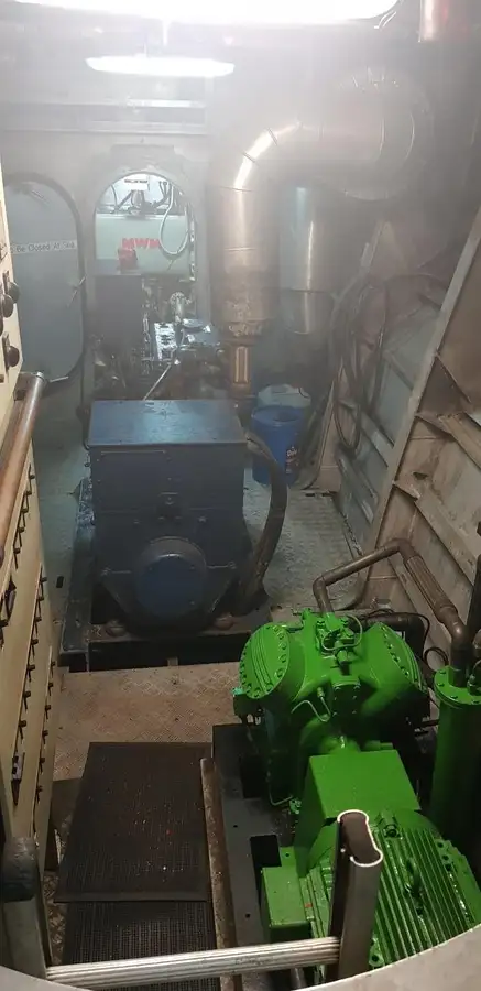 ফেরি জাহাজ বিক্রির জন্য