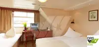 ক্রুজ জাহাজ বিক্রির জন্য