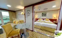 ক্রুজ জাহাজ বিক্রির জন্য