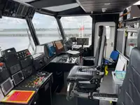 কন্টেইনার জাহাজ বিক্রির জন্য