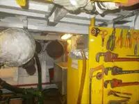ক্রু বোট বিক্রির জন্য