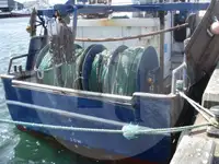 সরাসরি মাছবাহী জাহাজ বিক্রির জন্য