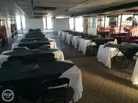 ক্রুজ জাহাজ বিক্রির জন্য
