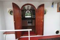 ক্রুজ জাহাজ বিক্রির জন্য