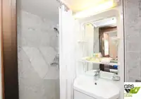 ক্রুজ জাহাজ বিক্রির জন্য