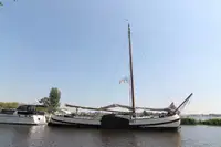 বার্জ বিক্রির জন্য