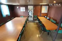 বরফ ভাঙার জাহাজ বিক্রির জন্য