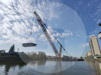 ক্রেন জাহাজ বিক্রির জন্য