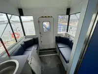 কন্টেইনার জাহাজ বিক্রির জন্য