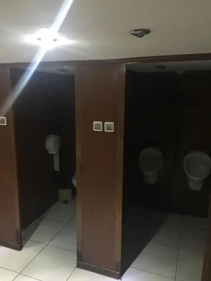 ক্রুজ জাহাজ বিক্রির জন্য