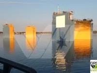 ভাসমান ডক বিক্রির জন্য