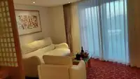 ক্রুজ জাহাজ বিক্রির জন্য