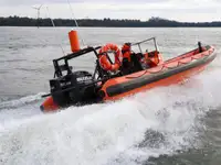 কন্টেইনার জাহাজ বিক্রির জন্য