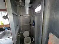 লাইফবোট বিক্রির জন্য