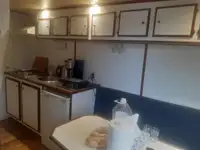 কন্টেইনার জাহাজ বিক্রির জন্য