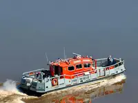 ওয়ার্কবোট বিক্রির জন্য