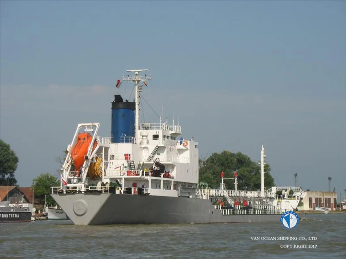 তেল/রাসায়নিক ট্যাঙ্কার বিক্রির জন্য