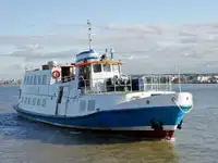 ক্রুজ জাহাজ বিক্রির জন্য