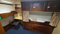সরবরাহ জাহাজ বিক্রির জন্য