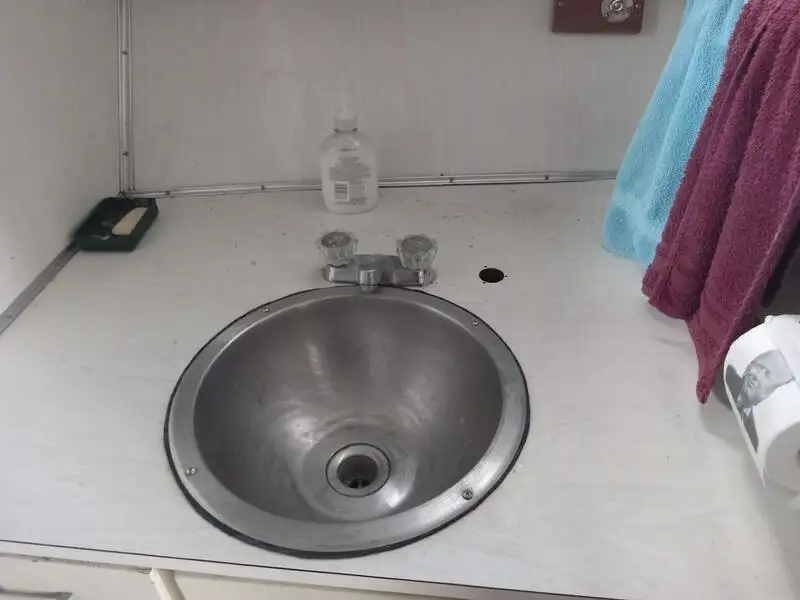 ক্রু বোট বিক্রির জন্য