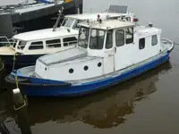 টহল নৌকা বিক্রির জন্য