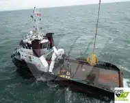 ওয়ার্কবোট বিক্রির জন্য