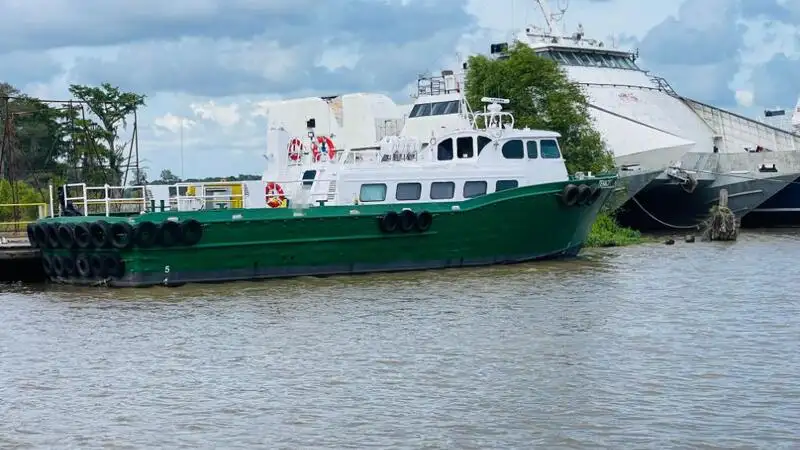 ক্রু বোট বিক্রির জন্য