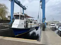 ক্রুজ জাহাজ বিক্রির জন্য