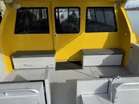 ক্রুজ জাহাজ বিক্রির জন্য