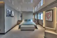 ক্রুজ জাহাজ বিক্রির জন্য