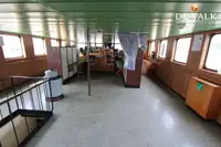 বরফ ভাঙার জাহাজ বিক্রির জন্য