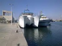 ক্যাটামারান বিক্রির জন্য