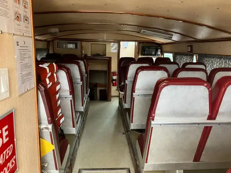 ক্রু বোট বিক্রির জন্য