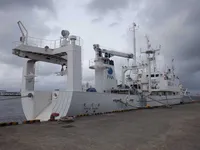 গবেষণা জাহাজ বিক্রির জন্য