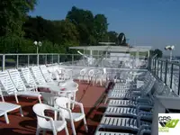 ক্রুজ জাহাজ বিক্রির জন্য