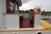 ক্রুজ জাহাজ বিক্রির জন্য