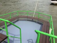 ক্রুজ জাহাজ বিক্রির জন্য