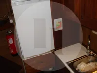 সরাসরি মাছবাহী জাহাজ বিক্রির জন্য