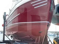 সরাসরি মাছবাহী জাহাজ বিক্রির জন্য