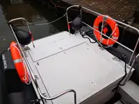 কন্টেইনার জাহাজ বিক্রির জন্য