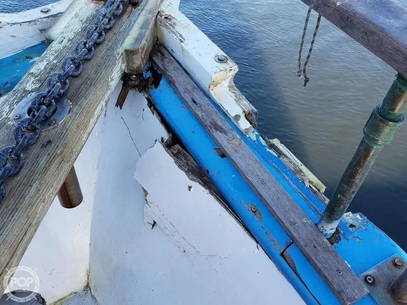 ফেরি জাহাজ বিক্রির জন্য