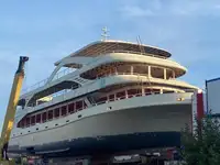 যাত্রীবাহী জাহাজ বিক্রির জন্য