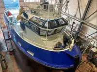 টাউবোট বিক্রির জন্য