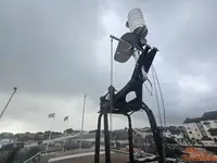 লাইফবোট বিক্রির জন্য
